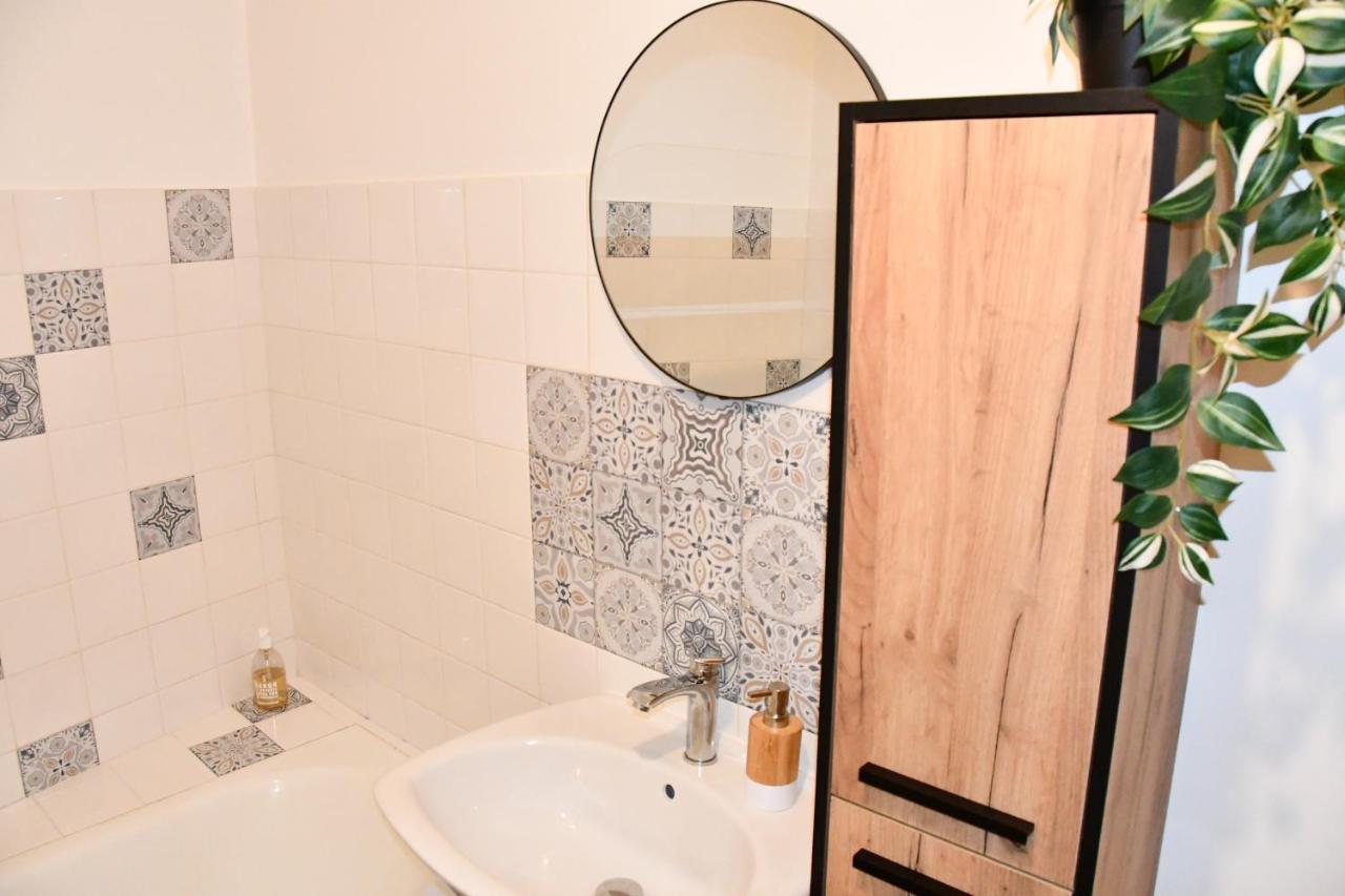Appartement 32 M2 Intra Muros - Wifi - Netflix - Bureau Avignon Eksteriør bilde